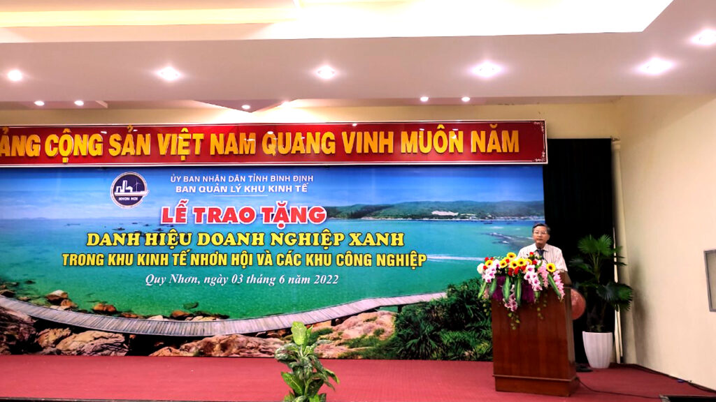 Ông Phan Viết Hùng - Phó trưởng Ban Quản lý Khu kinh tế tỉnh Bình Định phát biểu tại buổi lễ
