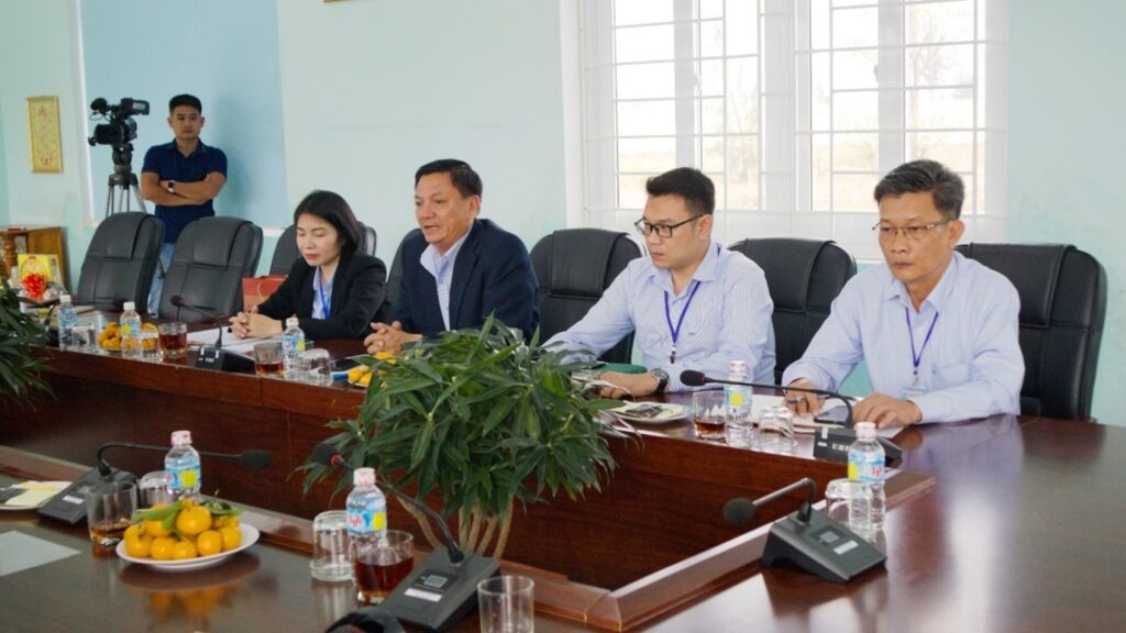 Tổng giám đốc và lãnh đạo các phòng ban của Công ty CP KCN Sài Gòn – Nhơn Hội