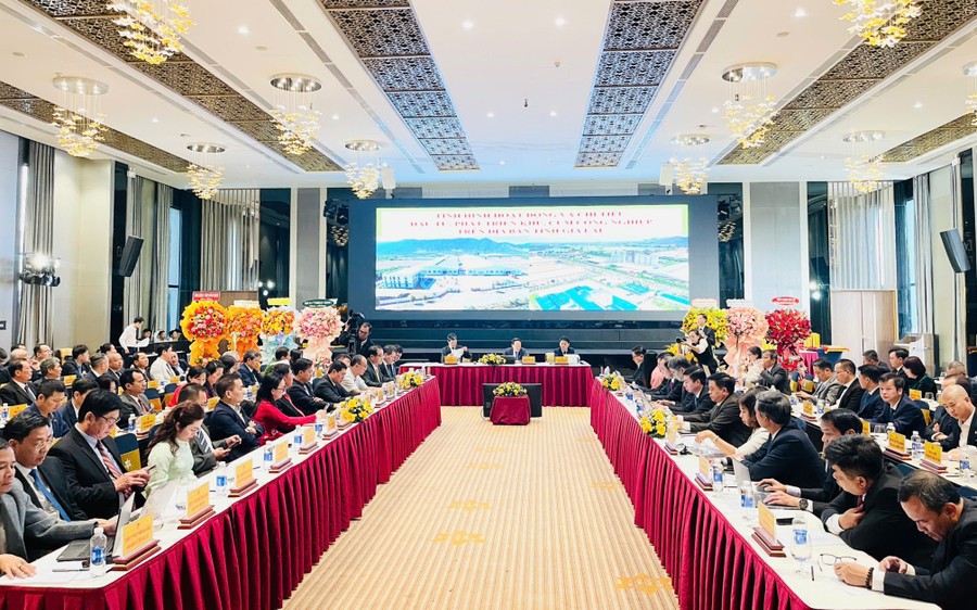 Quảng cảnh Hội nghị