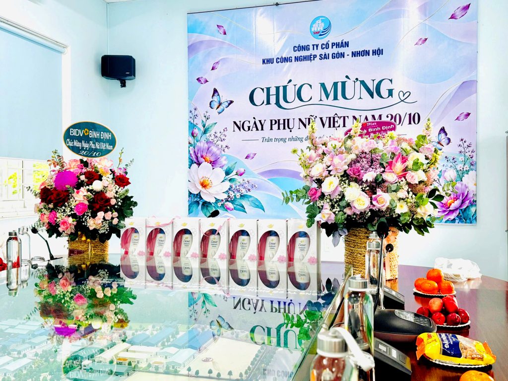 SNP chào mừng Ngày phụ nữ Việt Nam 20-10 (1)